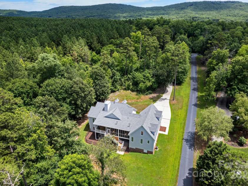 591 Emerald Isle Court, Lexington, NC 27292.  MLS# CAR4245365, YatesRealty ID 10185. 