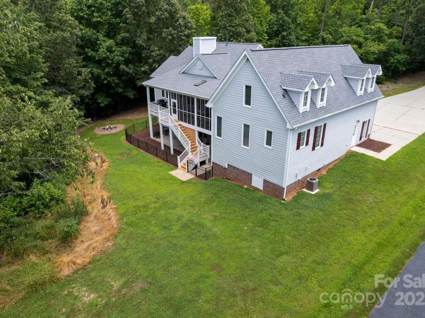 591 Emerald Isle Court, Lexington, NC 27292.  MLS# CAR4245365, YatesRealty ID 10185. 