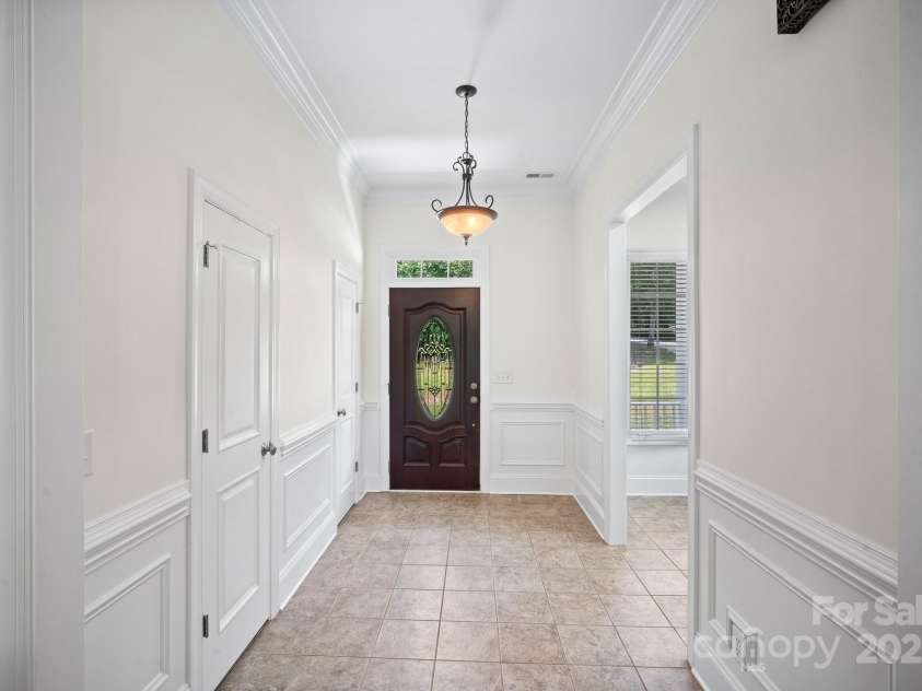 591 Emerald Isle Court, Lexington, NC 27292.  MLS# CAR4245365, YatesRealty ID 10185. 