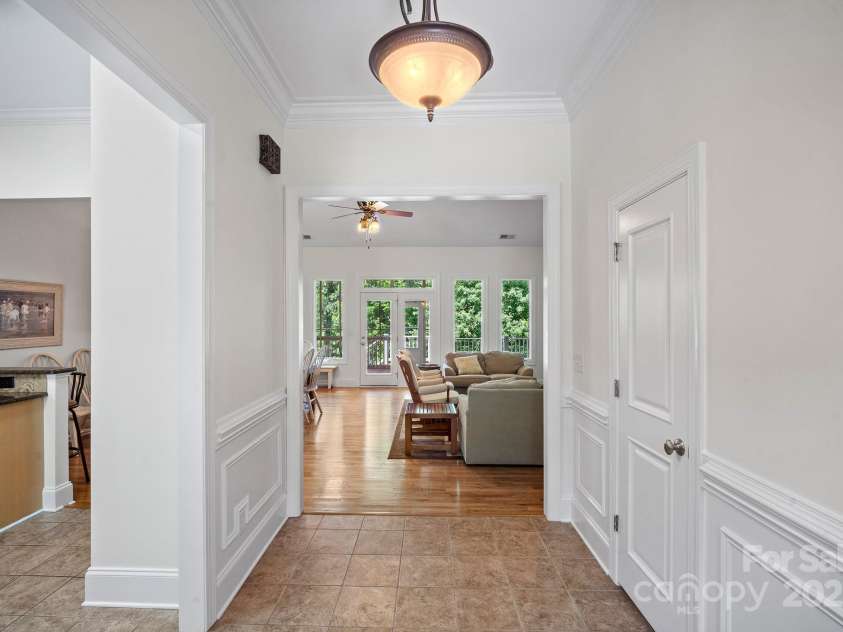 591 Emerald Isle Court, Lexington, NC 27292.  MLS# CAR4245365, YatesRealty ID 10185. 