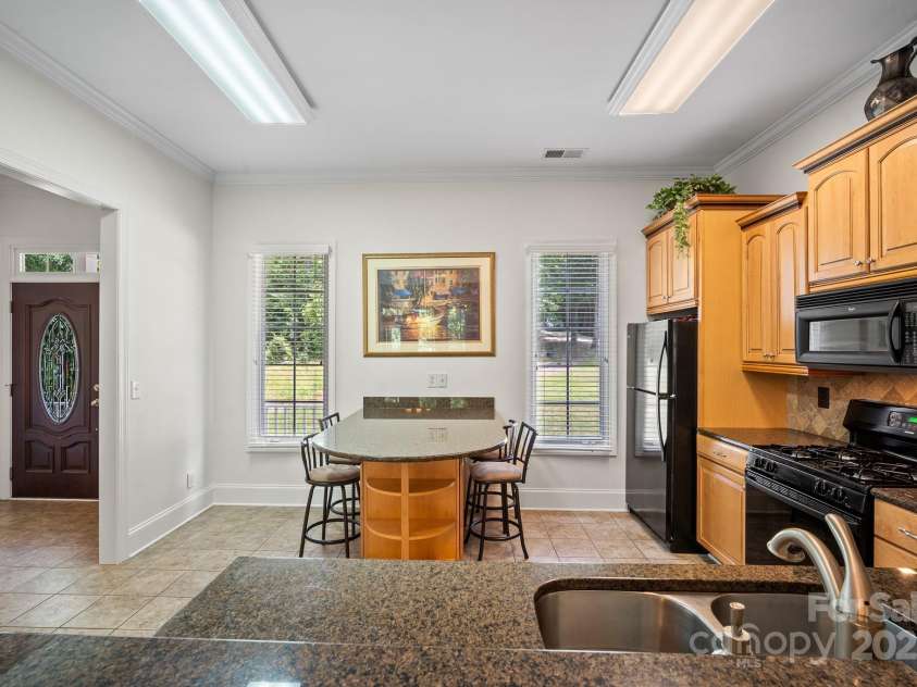 591 Emerald Isle Court, Lexington, NC 27292.  MLS# CAR4245365, YatesRealty ID 10185. 