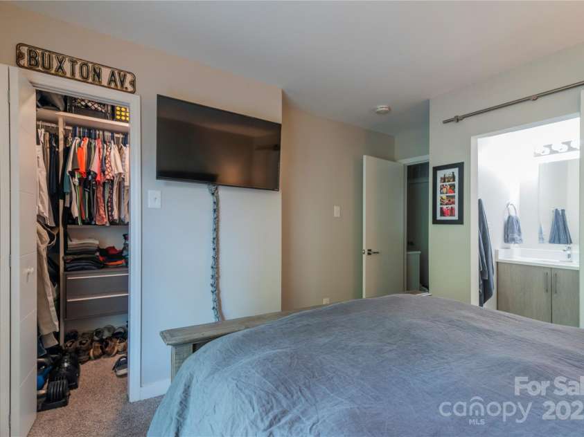 1529 Briar Creek Road, Charlotte, NC 28205.  MLS# CAR4245229, YatesRealty ID 10186. 