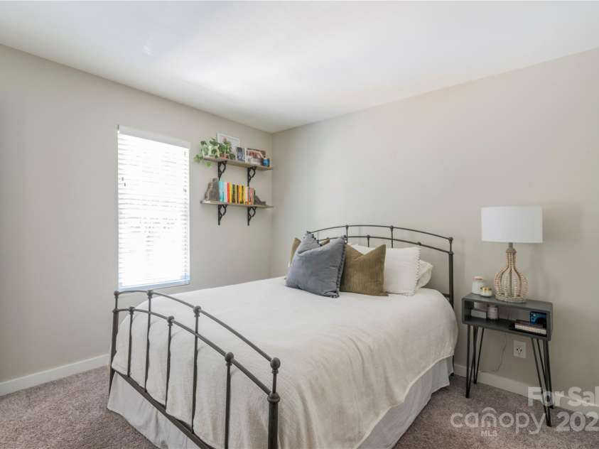 1529 Briar Creek Road, Charlotte, NC 28205.  MLS# CAR4245229, YatesRealty ID 10186. 