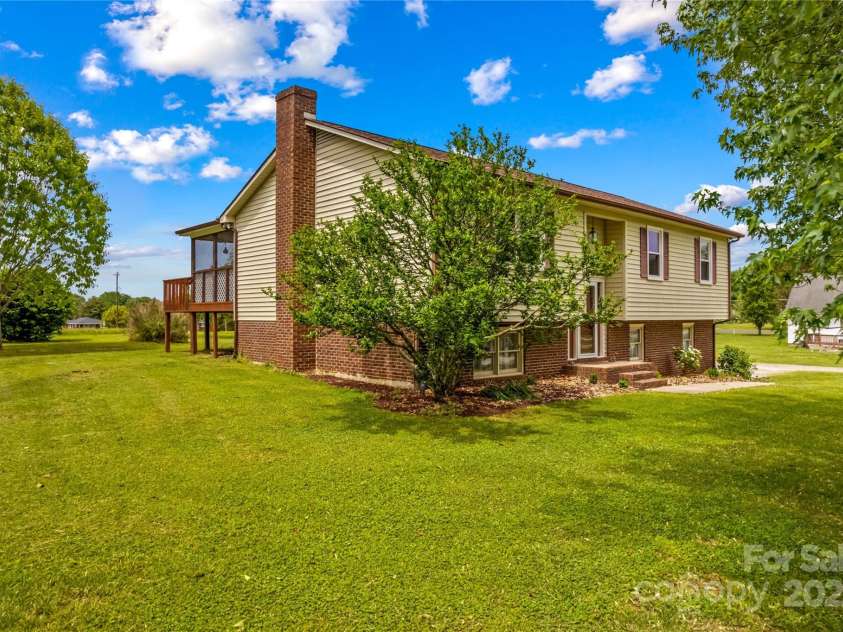 1260 Summer Lane, Salisbury, NC 28146.  MLS# CAR4251380, YatesRealty ID 10187. 