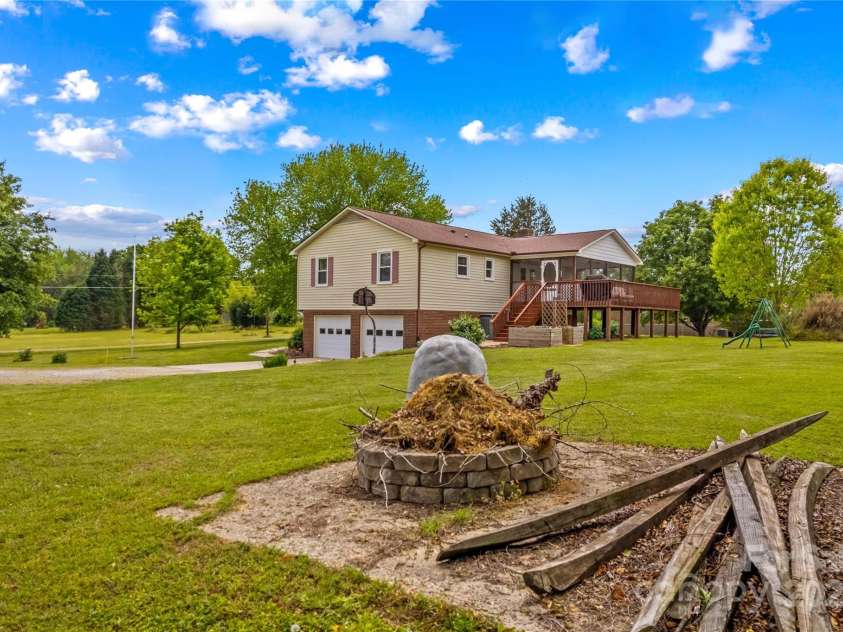 1260 Summer Lane, Salisbury, NC 28146.  MLS# CAR4251380, YatesRealty ID 10187. 