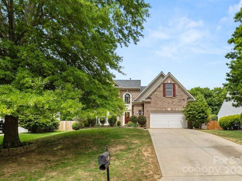 124 Shephard Hill Drive, Mooresville, NC 28115.  MLS# CAR4251537, YatesRealty ID 10188. 