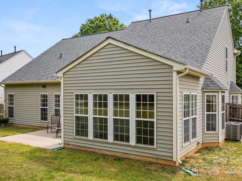 124 Shephard Hill Drive, Mooresville, NC 28115.  MLS# CAR4251537, YatesRealty ID 10188. 