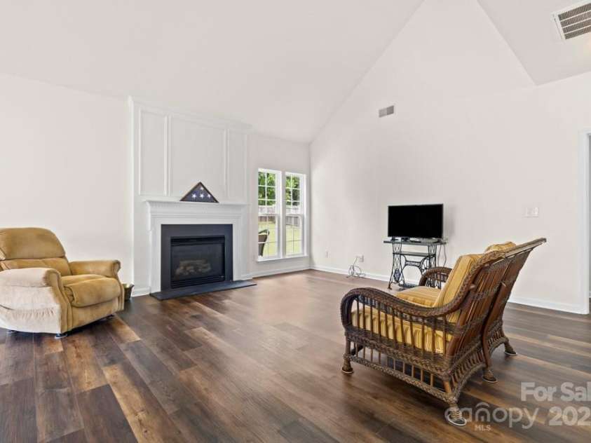 124 Shephard Hill Drive, Mooresville, NC 28115.  MLS# CAR4251537, YatesRealty ID 10188. 