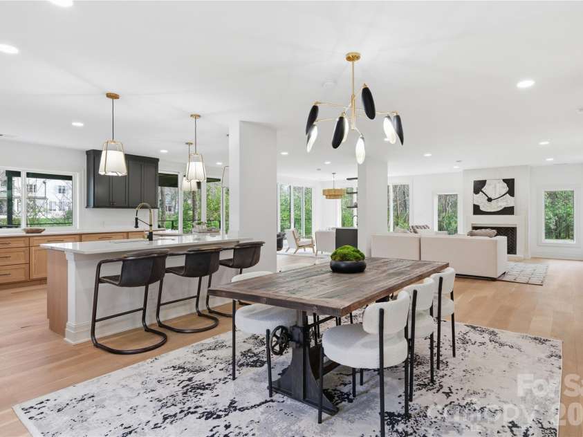 1417 Wendover Road, Charlotte, NC 28211.  MLS# CAR4360289, YatesRealty ID 10189. Dining & Kitchen 