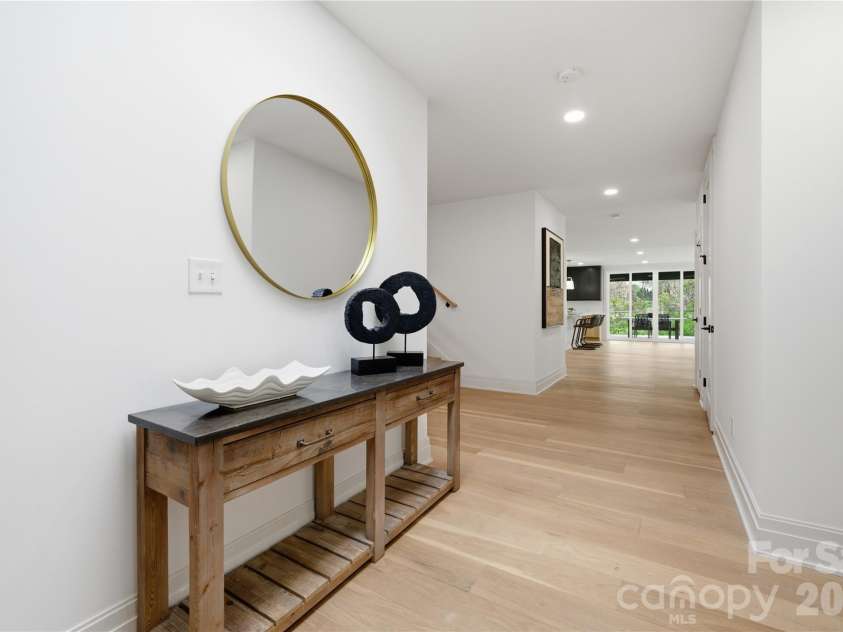 1417 Wendover Road, Charlotte, NC 28211.  MLS# CAR4360289, YatesRealty ID 10189. Foyer 
