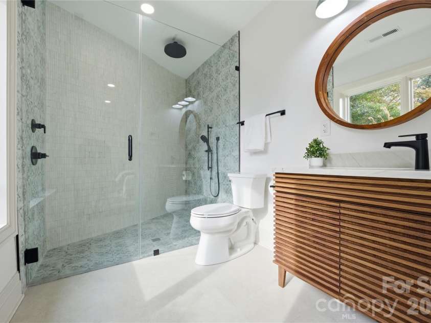 1417 Wendover Road, Charlotte, NC 28211.  MLS# CAR4360289, YatesRealty ID 10189. Full Bath 