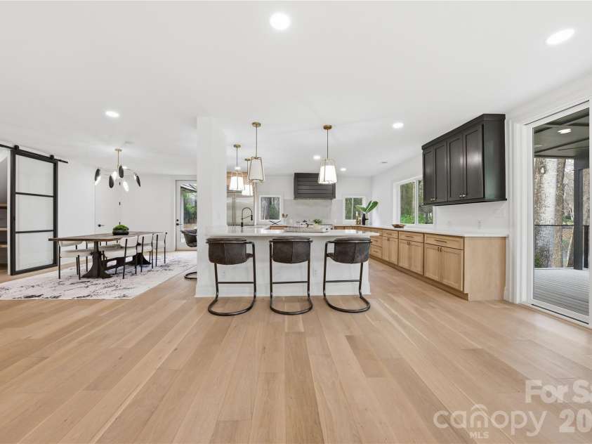 1417 Wendover Road, Charlotte, NC 28211.  MLS# CAR4360289, YatesRealty ID 10189. Kitchen 