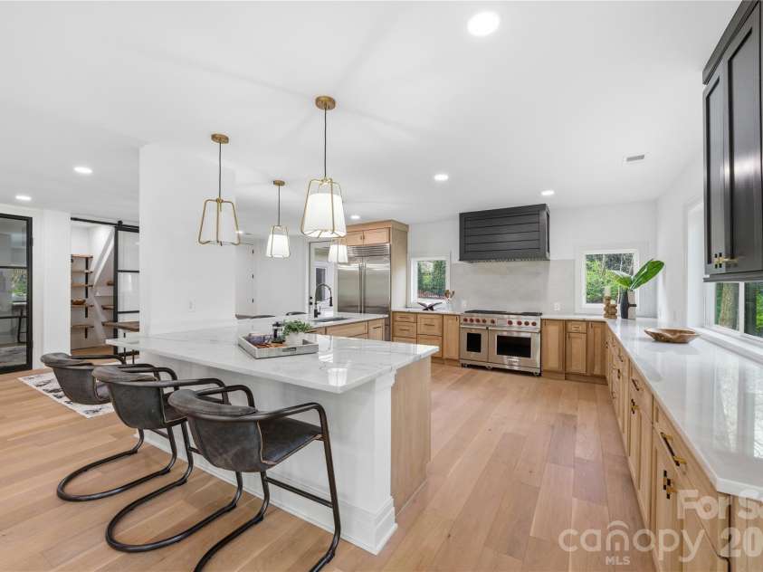 1417 Wendover Road, Charlotte, NC 28211.  MLS# CAR4360289, YatesRealty ID 10189. Kitchen 