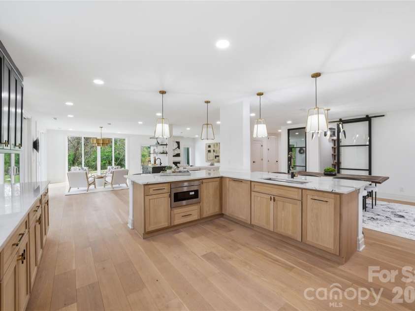 1417 Wendover Road, Charlotte, NC 28211.  MLS# CAR4360289, YatesRealty ID 10189. Kitchen 