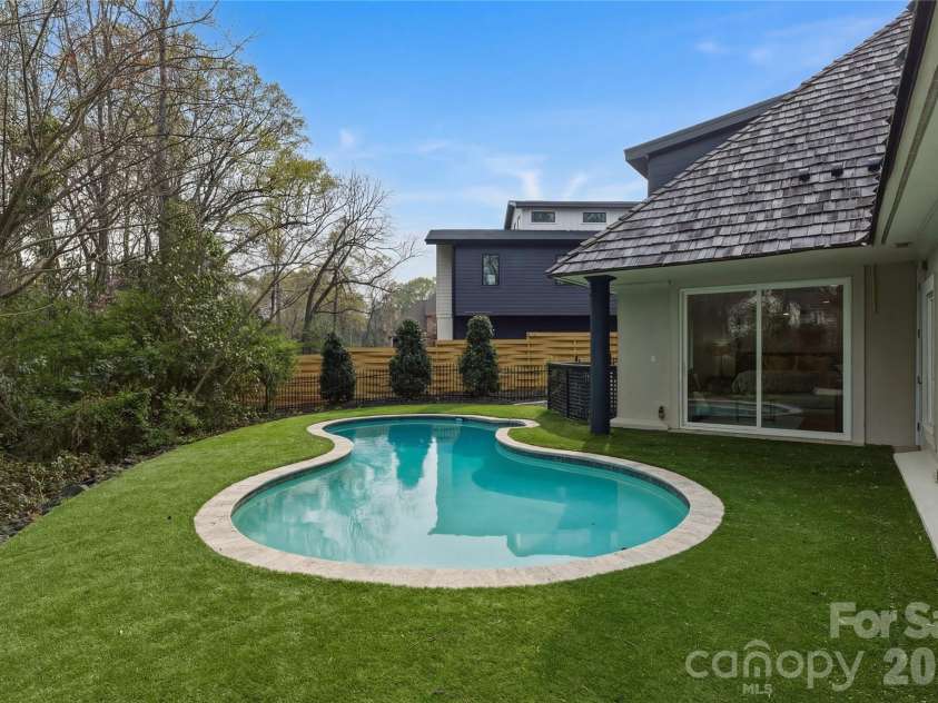 1417 Wendover Road, Charlotte, NC 28211.  MLS# CAR4360289, YatesRealty ID 10189. Pool 