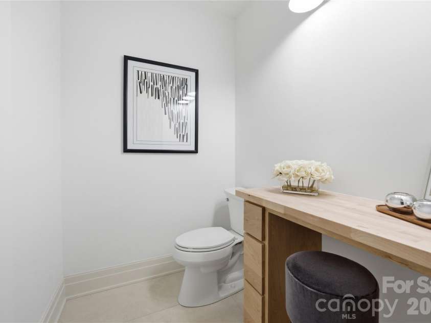 1417 Wendover Road, Charlotte, NC 28211.  MLS# CAR4360289, YatesRealty ID 10189. Primary Bathroom 
