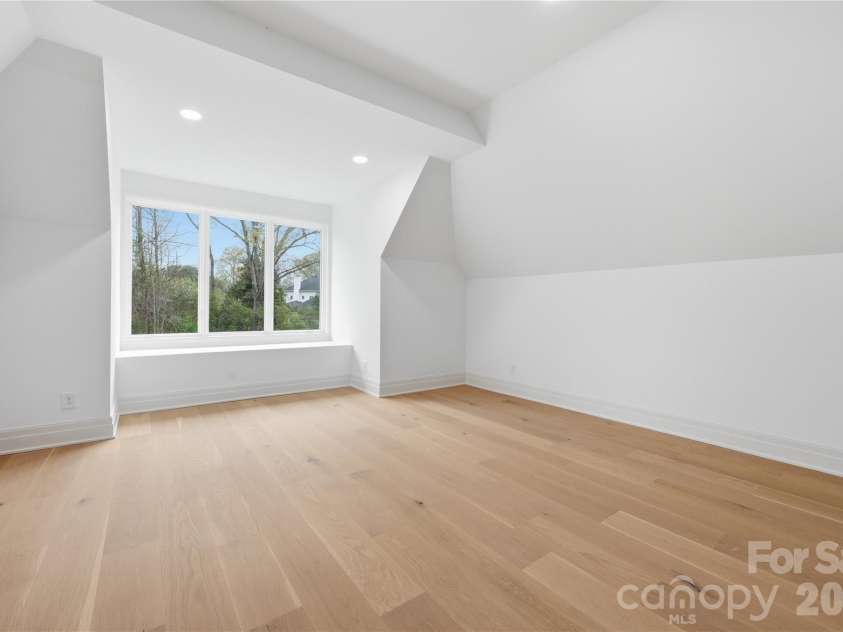 1417 Wendover Road, Charlotte, NC 28211.  MLS# CAR4360289, YatesRealty ID 10189. Upper Primary Suite 2