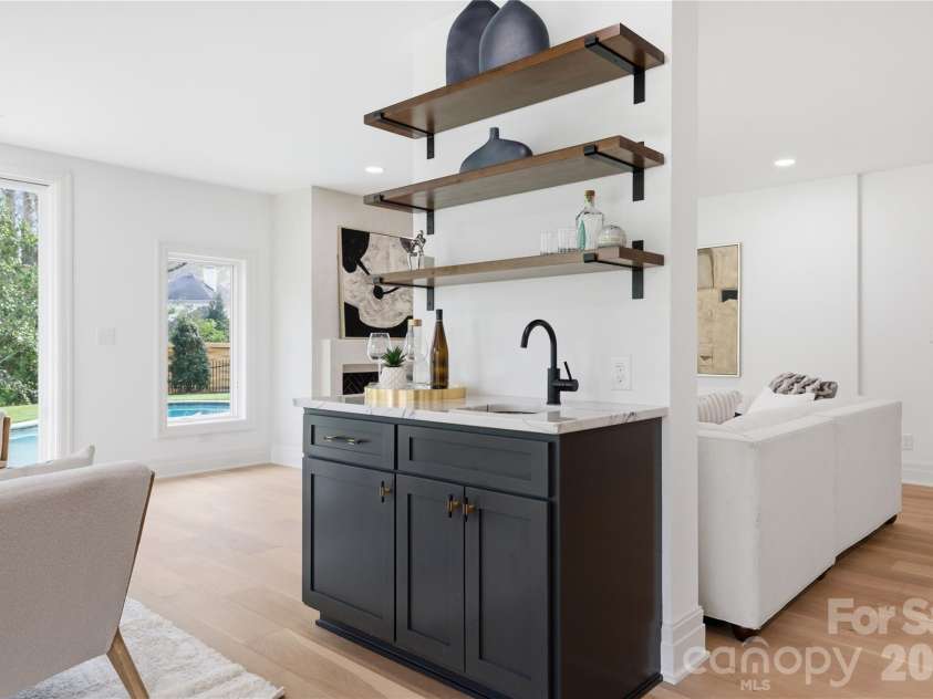 1417 Wendover Road, Charlotte, NC 28211.  MLS# CAR4360289, YatesRealty ID 10189. Wet Bar 