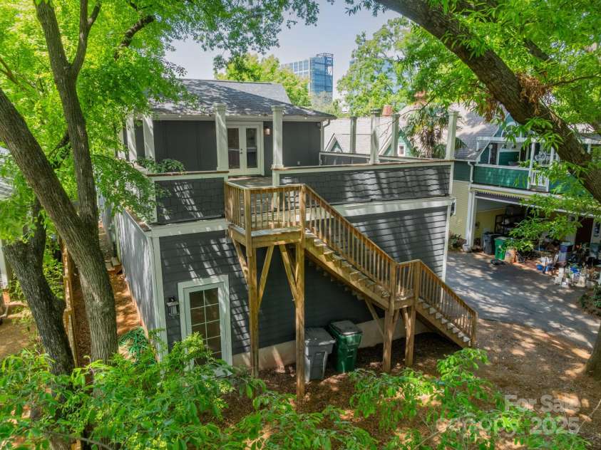 2025 Euclid Avenue, Charlotte, NC 28203.  MLS# CAR4250314, YatesRealty ID 10189. 