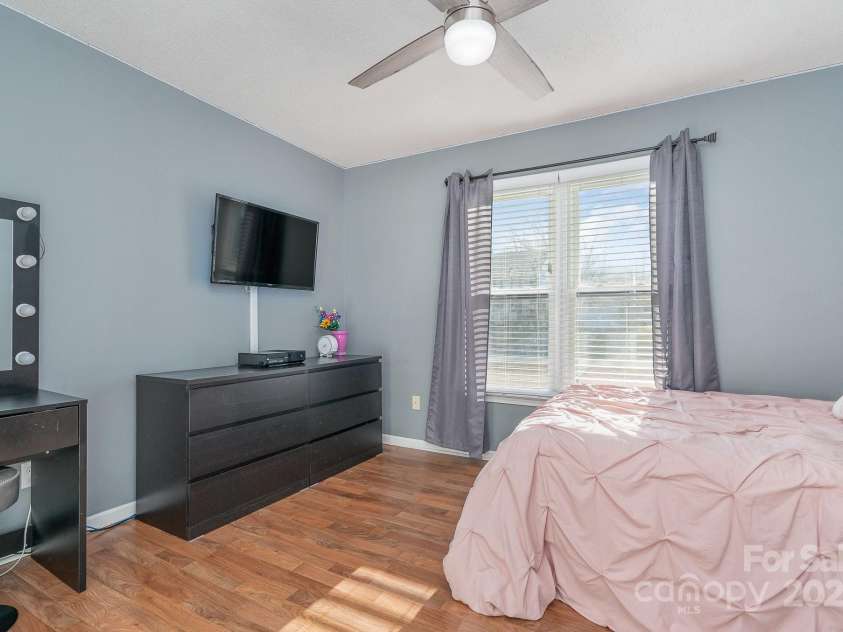 101 Ingonish Drive, Gastonia, NC 28056.  MLS# CAR4210842, YatesRealty ID 1019. 