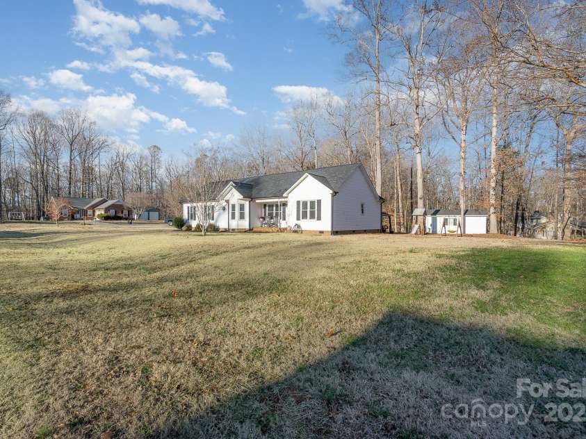 101 Ingonish Drive, Gastonia, NC 28056.  MLS# CAR4210842, YatesRealty ID 1019. 
