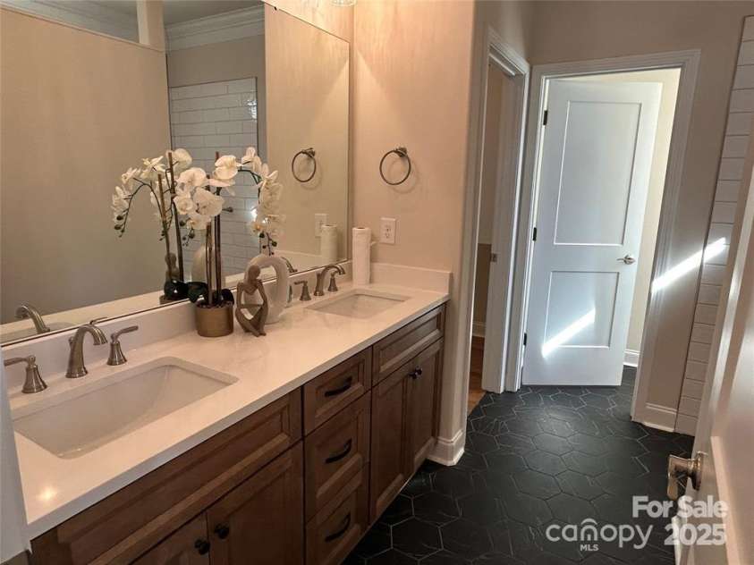 101 Silver Trace Lane, Denver, NC 28037.  MLS# CAR4310814, YatesRealty ID 1019. 