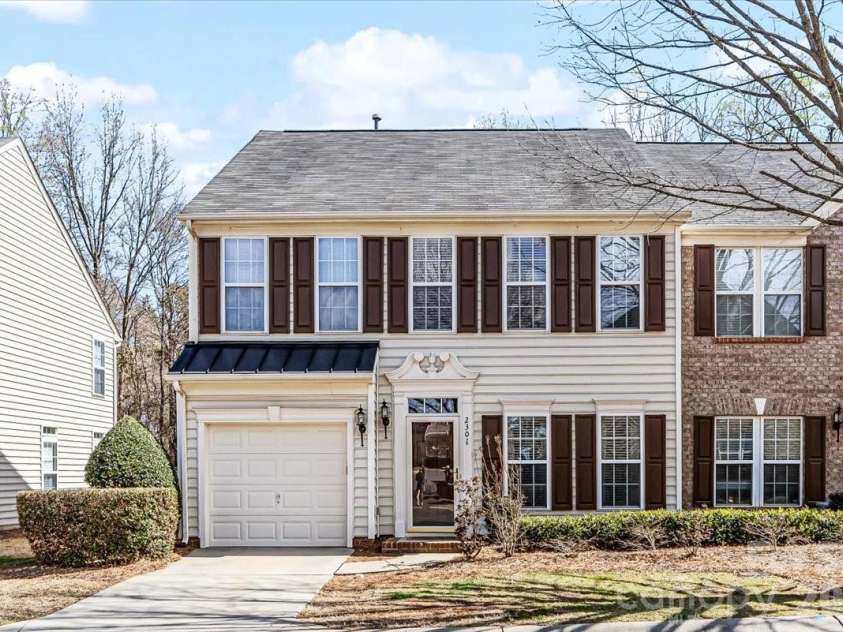2301 Whitford Lane, Charlotte, NC 28210.  MLS# CAR4358842, YatesRealty ID 10190. 