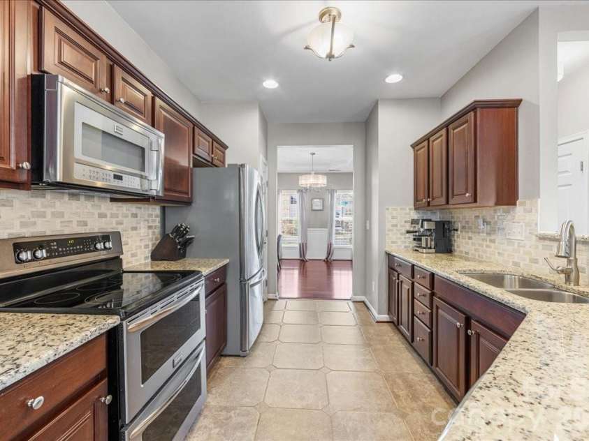 2301 Whitford Lane, Charlotte, NC 28210.  MLS# CAR4358842, YatesRealty ID 10190. 