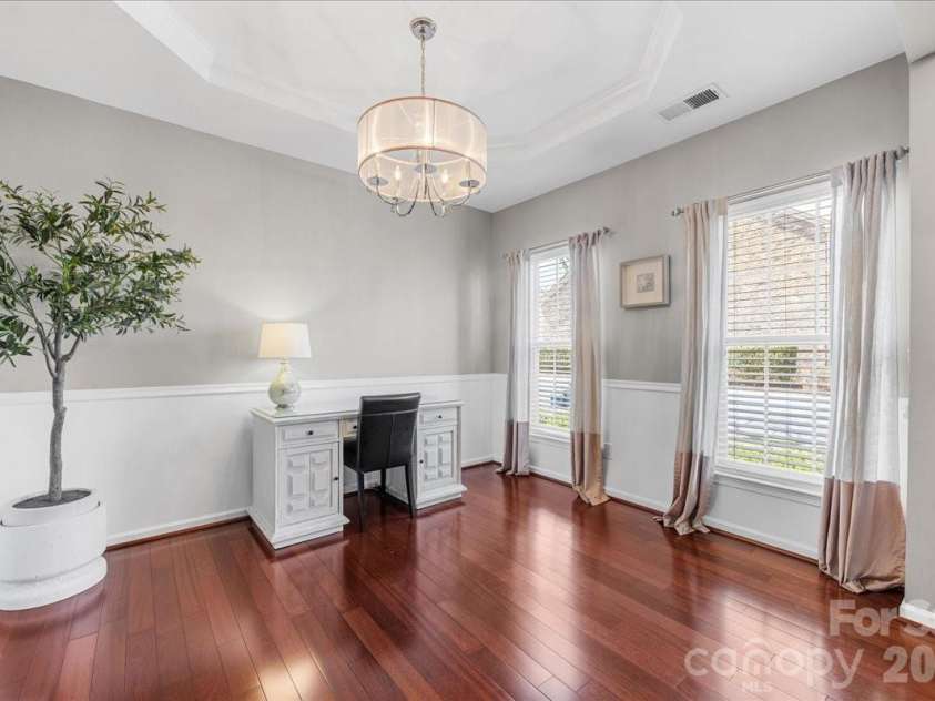 2301 Whitford Lane, Charlotte, NC 28210.  MLS# CAR4358842, YatesRealty ID 10190. 