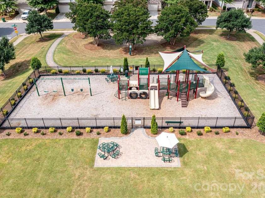 2301 Whitford Lane, Charlotte, NC 28210.  MLS# CAR4358842, YatesRealty ID 10190. 