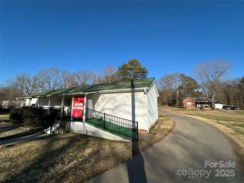 114 Barker Road, Dallas, NC 28034.  MLS# CAR4243980, YatesRealty ID 10191. 