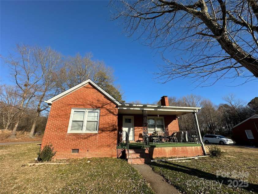 114 Barker Road, Dallas, NC 28034.  MLS# CAR4243980, YatesRealty ID 10191. 