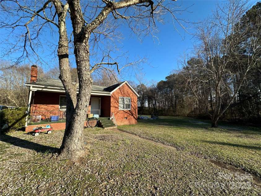 114 Barker Road, Dallas, NC 28034.  MLS# CAR4243980, YatesRealty ID 10191. 