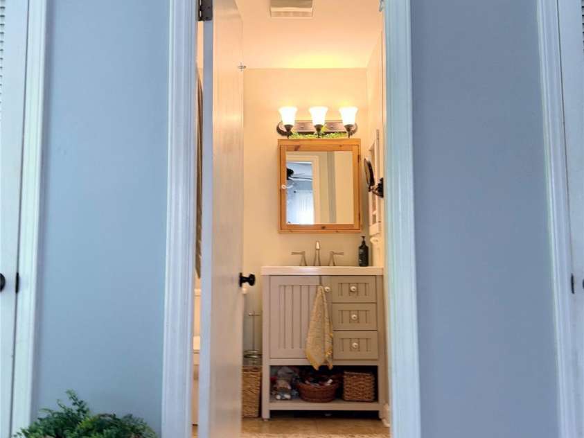 6701 Rugby Lane, Charlotte, NC 28226.  MLS# CAR4360947, YatesRealty ID 10191. 