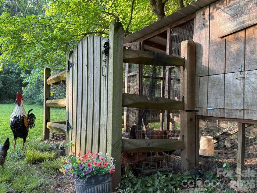 6701 Rugby Lane, Charlotte, NC 28226.  MLS# CAR4360947, YatesRealty ID 10191. 
