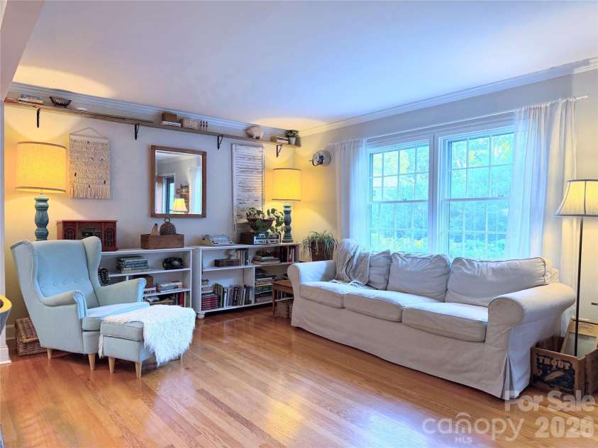 6701 Rugby Lane, Charlotte, NC 28226.  MLS# CAR4360947, YatesRealty ID 10191. 