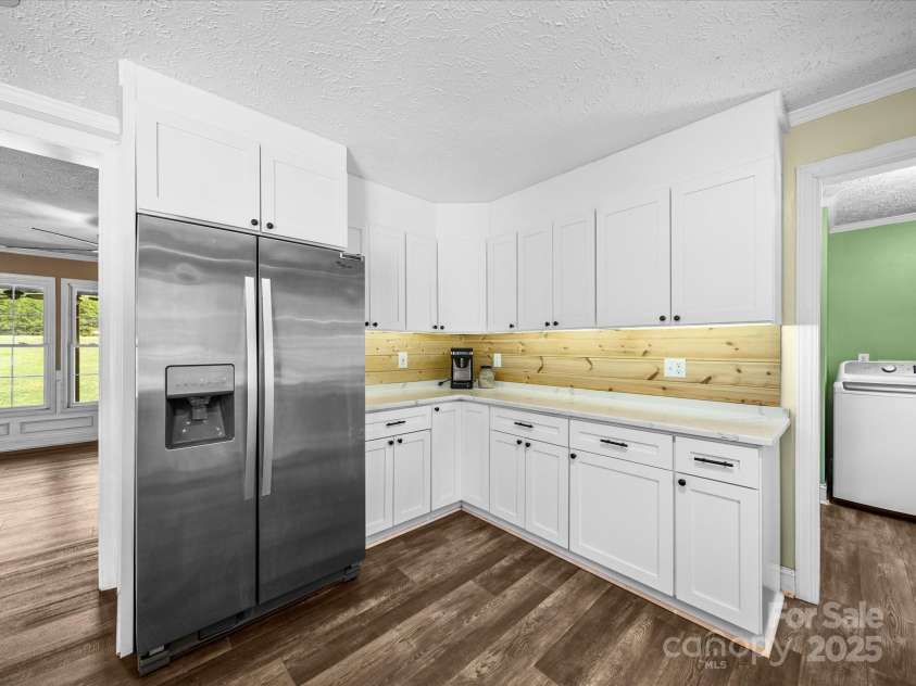3546 Mount Pleasant Road, Concord, NC 28025.  MLS# CAR4247028, YatesRealty ID 10192. Quartz countertops