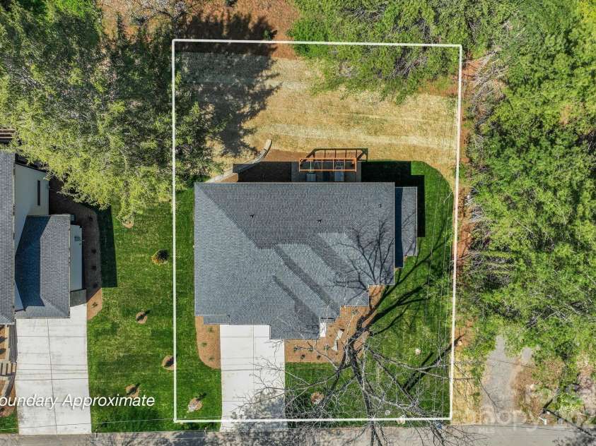 512 Tenth Street, Black Mountain, NC 28711.  MLS# CAR4247173, YatesRealty ID 10193. .27 Acre Lot