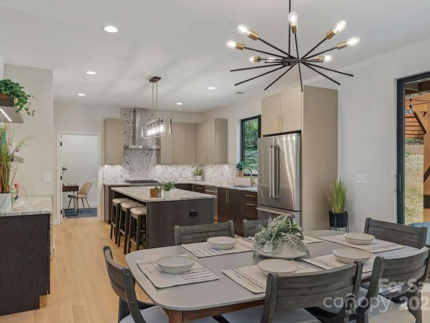 512 Tenth Street, Black Mountain, NC 28711.  MLS# CAR4247173, YatesRealty ID 10193. Elegant Modern Touches Throughout