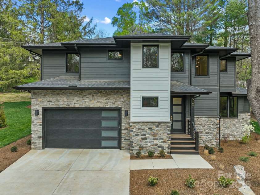 512 Tenth Street, Black Mountain, NC 28711.  MLS# CAR4247173, YatesRealty ID 10193. Mountain Modern Craftsman