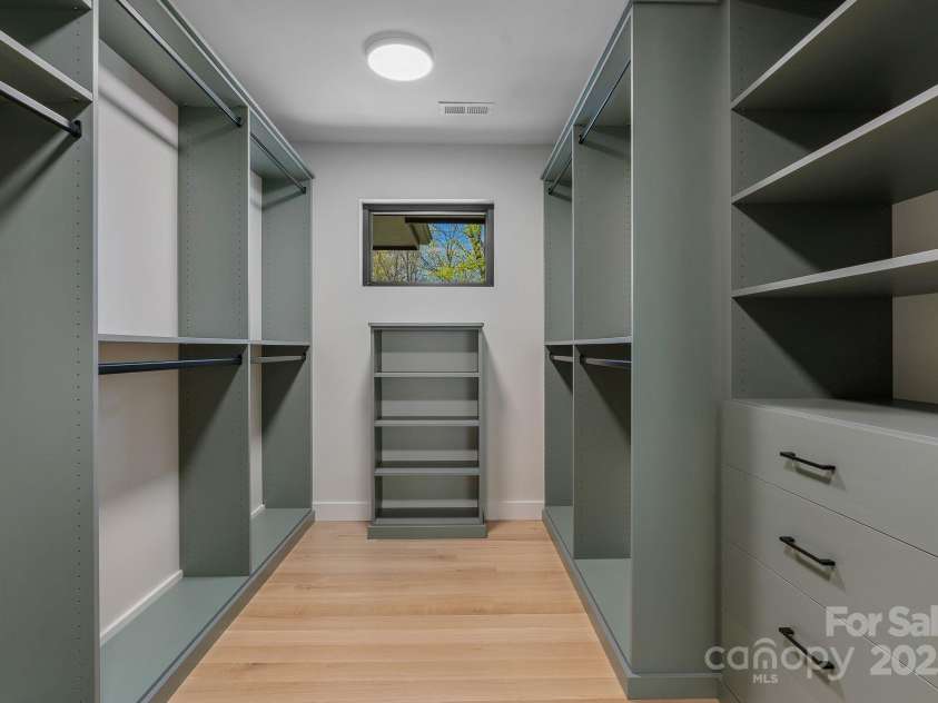 512 Tenth Street, Black Mountain, NC 28711.  MLS# CAR4247173, YatesRealty ID 10193. Primary has a Dreamy Walk-in Closet