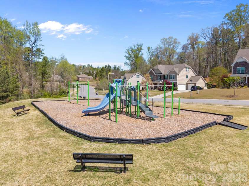 1982 Smokey Quartz Road, Davidson, NC 28036.  MLS# CAR4365393, YatesRealty ID 10194. 