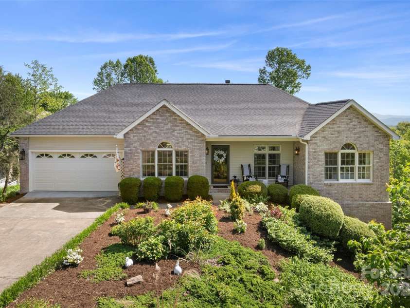 301 Governors Drive, Hendersonville, NC 28791.  MLS# CAR4251149, YatesRealty ID 10194. 