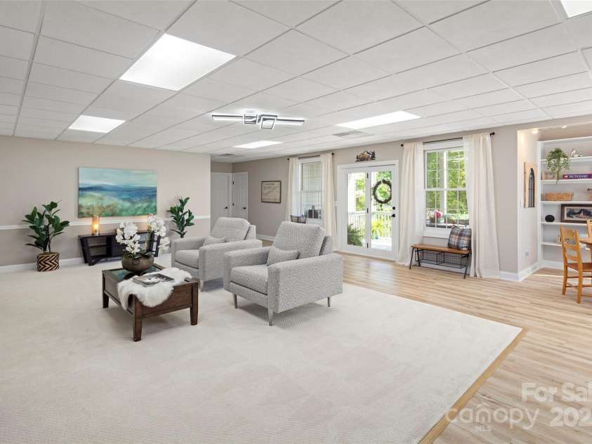 301 Governors Drive, Hendersonville, NC 28791.  MLS# CAR4251149, YatesRealty ID 10194. 