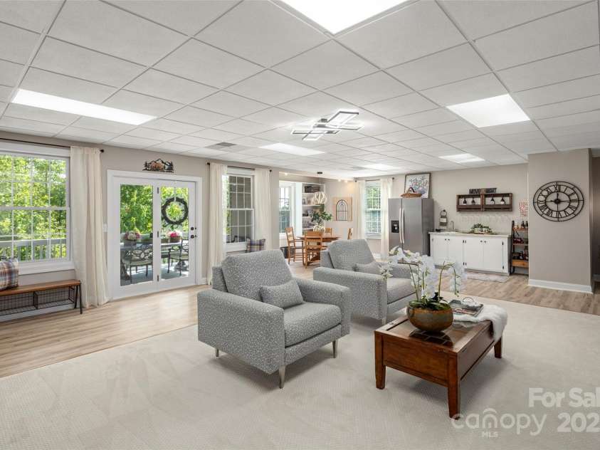 301 Governors Drive, Hendersonville, NC 28791.  MLS# CAR4251149, YatesRealty ID 10194. 