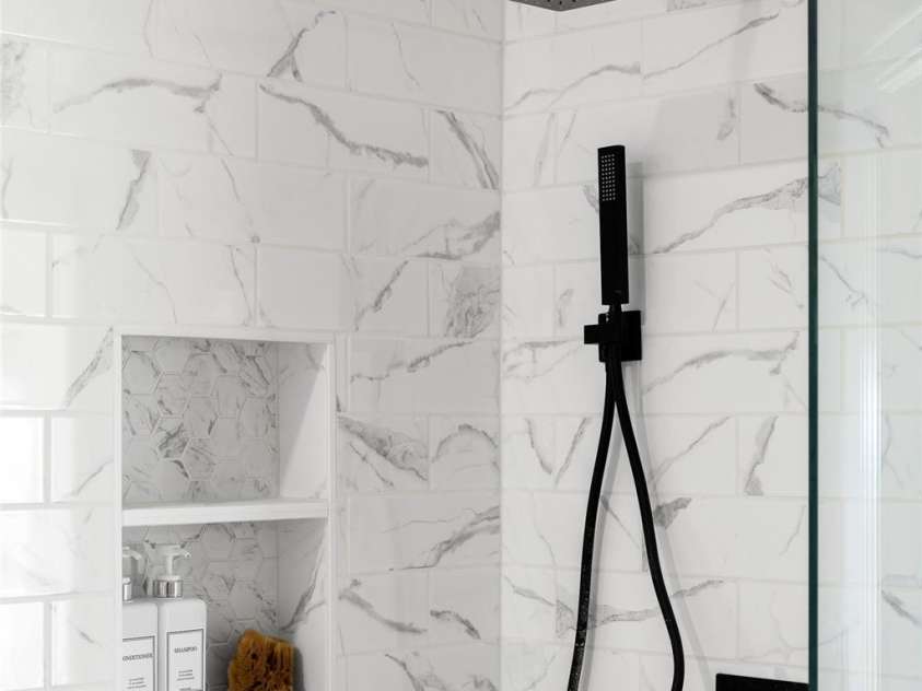 301 Governors Drive, Hendersonville, NC 28791.  MLS# CAR4251149, YatesRealty ID 10194. Walk-in Shower