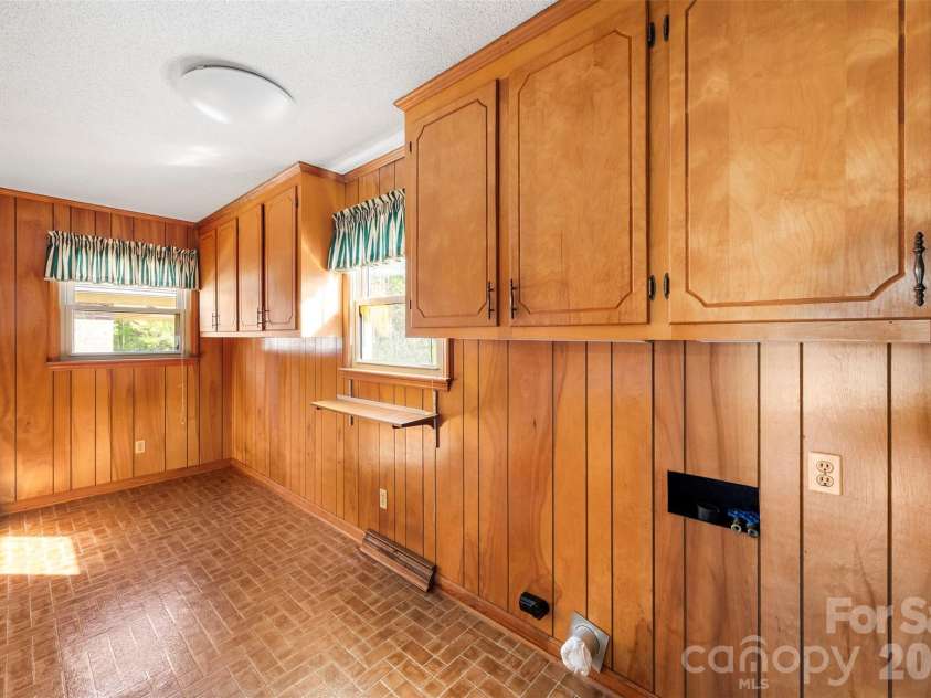 1696 Hoffman Road, Gastonia, NC 28054.  MLS# CAR4365110, YatesRealty ID 10195. 
