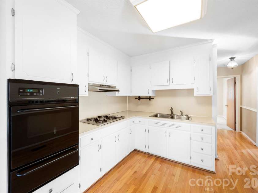 1696 Hoffman Road, Gastonia, NC 28054.  MLS# CAR4365110, YatesRealty ID 10195. 