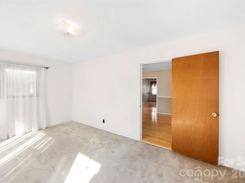 1696 Hoffman Road, Gastonia, NC 28054.  MLS# CAR4365110, YatesRealty ID 10195. 