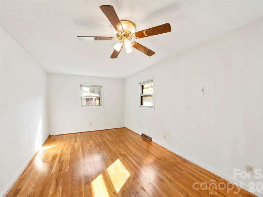 1696 Hoffman Road, Gastonia, NC 28054.  MLS# CAR4365110, YatesRealty ID 10195. 